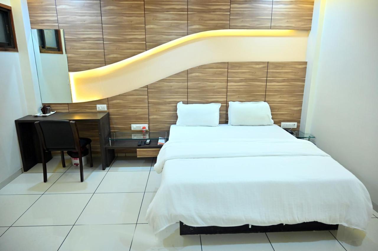 Hotel Aaram Umargam Luaran gambar