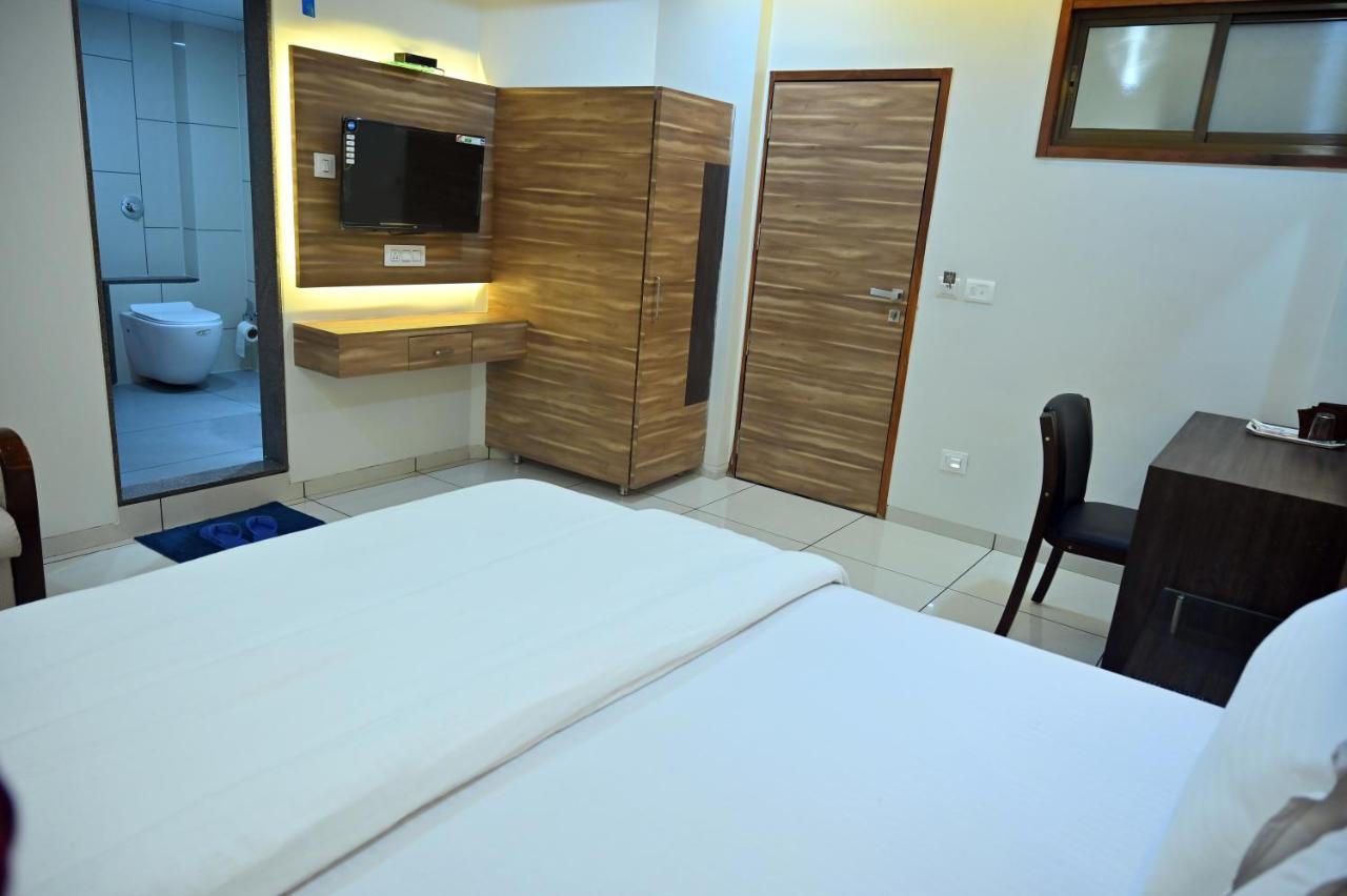 Hotel Aaram Umargam Luaran gambar