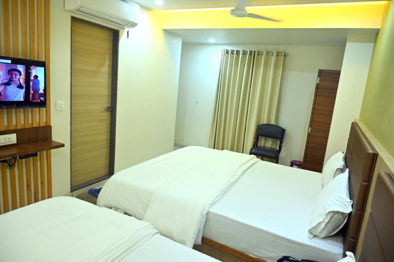 Hotel Aaram Umargam Luaran gambar