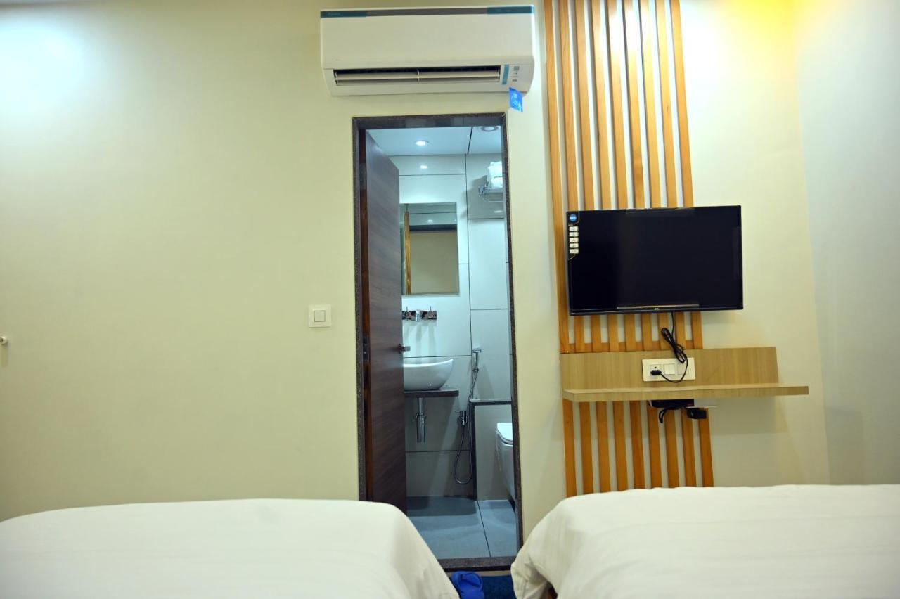 Hotel Aaram Umargam Luaran gambar