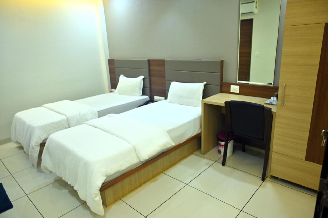 Hotel Aaram Umargam Luaran gambar